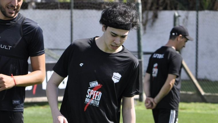 Spreen debutará en Primera División ante Vélez. Foto: @prensariestra