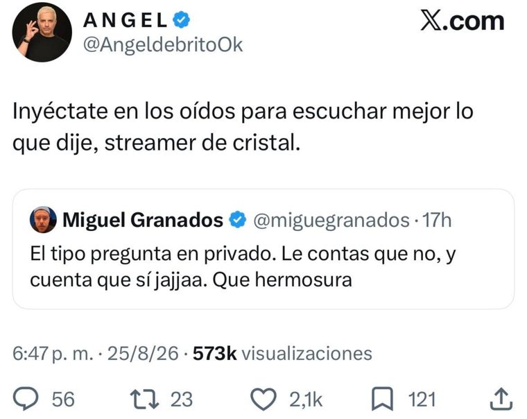 El ida y vuelta entre el periodista y el humorista.