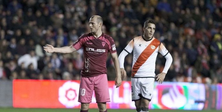 Roman Zozulya fue el blanco de los cánticos en Vallecas.