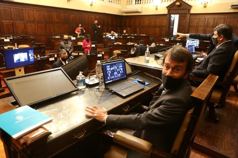 El ministro Nieri ayer, en la Legislatura, durante la presentación del Presupuesto. Foto: Gobierno de Mendoza