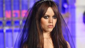 Revelación Jenna Ortega se destacó con su interpretación en la serie sobre la familia Adams.