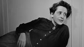 Hannah Arendt en una foto de 1949. Hannah Arendt en una foto de 1949.