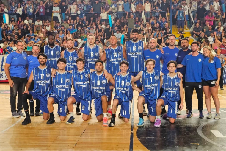 Godoy Cruz le ganó la primera final a Rivadavia. Foto: Salto Inicial