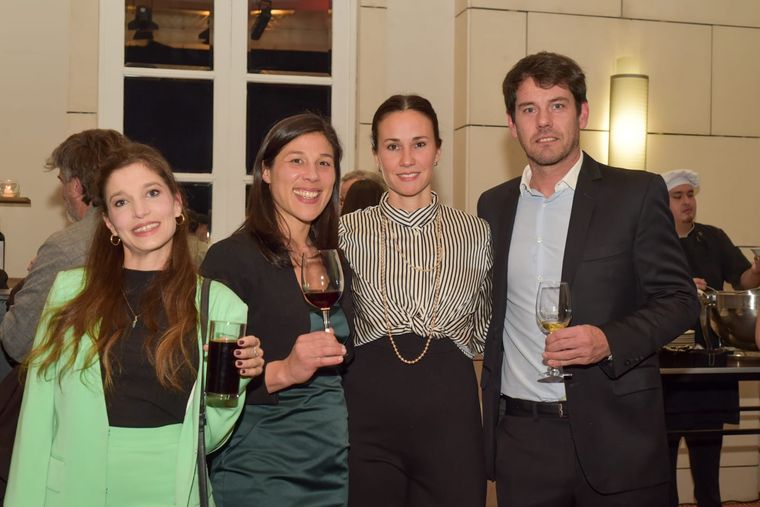 Elena Margiotta, María Evelina Rota, Julieta Bravin y Matías Tyrell. Elena Margiotta, María Evelina Rota, Julieta Bravin y Matías Tyrell.