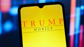 El teléfono de Trump Mobile, impulsado por Donald Trump, renueva su imagen pero mantiene las dudas.