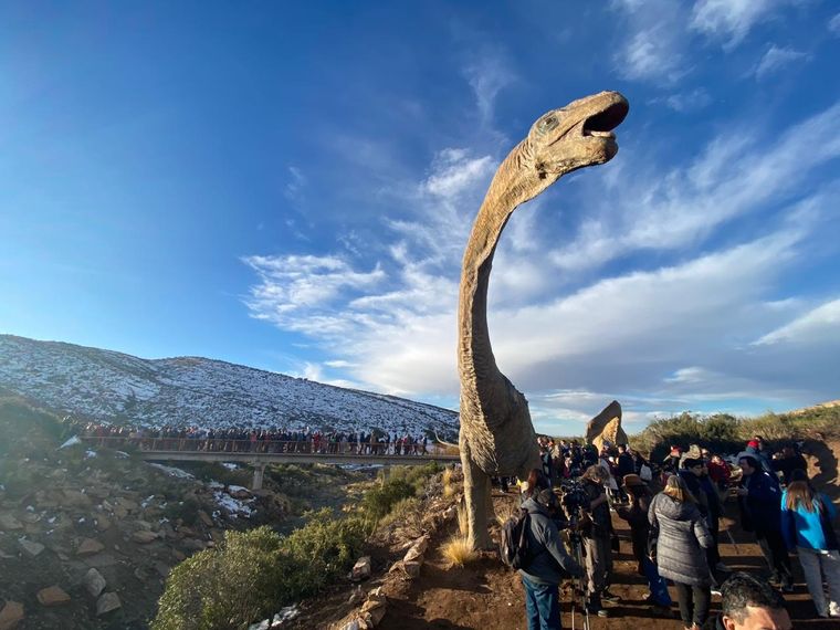 El parque Huellas de dinosaurios es para toda la familia. El parque Huellas de dinosaurios es para toda la familia.