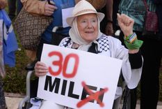 Nora Cortiñas manifestándose contra el actual Gobierno Foto: Madres de Plaza de Mayo Nora Cortiñas manifestándose contra el actual Gobierno Foto: Madres de Plaza de Mayo
