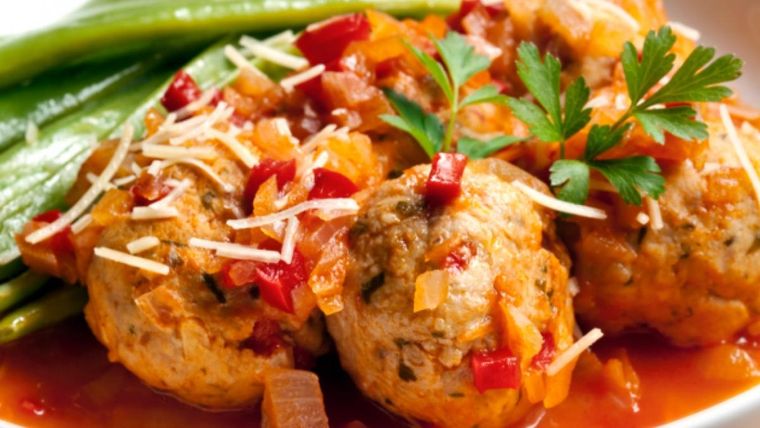 Las albóndigas vegetarianas no son terreno exclusivo de los que evitan el consumo de carne. Foto: vix.com