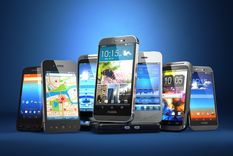 Los teléfonos pequeños desaparecen del catálogo de los grandes fabricantes de celulares en 2026.