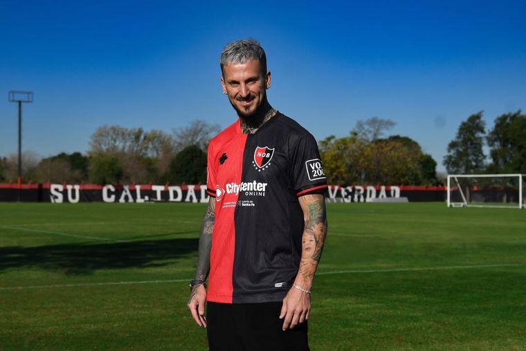 Darío Benedetto disputó nueve partidos en Newell’s, no convirtió goles y rescindirá su contrato para buscar nuevo club. Darío Benedetto disputó nueve partidos en Newell’s, no convirtió goles y rescindirá su contrato para buscar nuevo club.