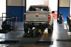 Llevá un control activo de tus amortiguadores para estar más seguro al volante. Foto: ALF PONCE MERCADO / MDZ