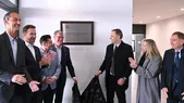 Manuel Adorni y Karina Milei inauguraron el nuevo centro industrial de Mercedes-Benz en Zárate