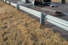 El rodado que se incendió luego del choque Foto: Ministerio de Seguridad