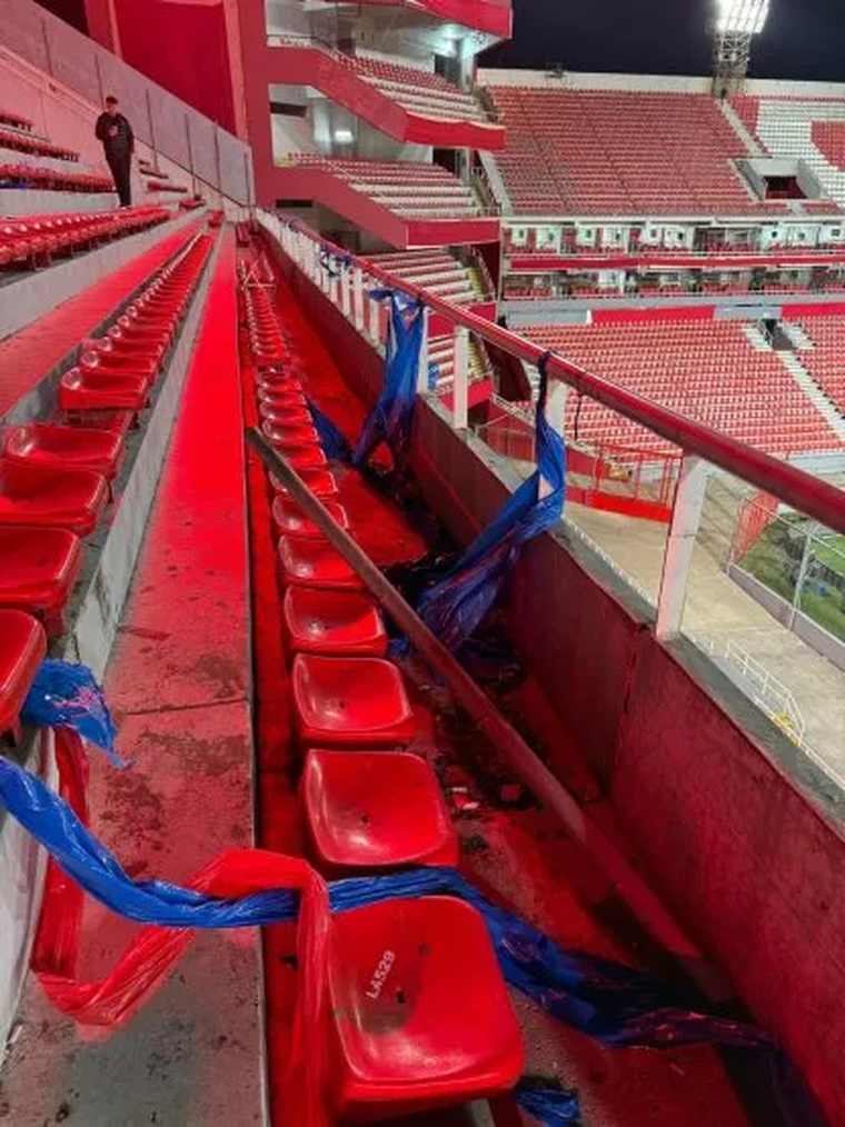 Aprevide inhabilitó la Tribuna Sur Baja y Alta de la cancha de Independiente para los partidos ante Banfield y San Lorenzo. Aprevide inhabilitó la Tribuna Sur Baja y Alta de la cancha de Independiente para los partidos ante Banfield y San Lorenzo.