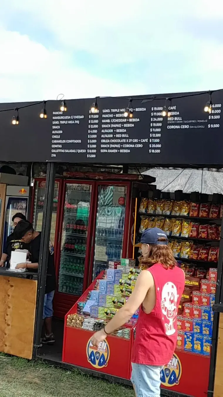 Los combos con bebida promedian los $20.000 en la mayoría de los stands. Los combos con bebida promedian los $20.000 en la mayoría de los stands.