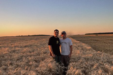 El emprendimiento encabezado por dos jóvenes argentinos transforma rastrojo de trigo en un producto ecológico. El emprendimiento encabezado por dos jóvenes argentinos transforma rastrojo de trigo en un producto ecológico.