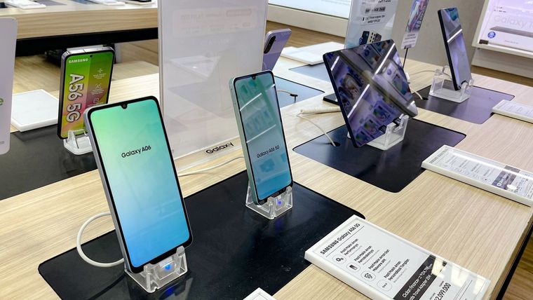 Los teléfonos de gama económica actuales integran cámaras de 50 MP con estabilización óptica para fotos más nítidas. Los teléfonos de gama económica actuales integran cámaras de 50 MP con estabilización óptica para fotos más nítidas.