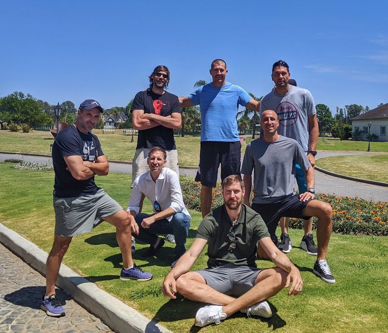 Montecchia, Oberto, Wolkowyski, Fernández, Sánchez, Ginobili y Nocioni. Twitter @manuginobili Foto: Twitter @manuginobili