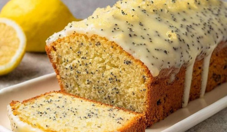 Descubre la receta de budín de limón y amapola, un clásico casero irresistible.