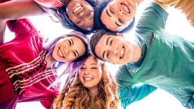 Dejemos que los hijos sean niños, adolescentes… y lleguen a ser adultos cuando les toque. Dejemos que los hijos sean niños, adolescentes… y lleguen a ser adultos cuando les toque.