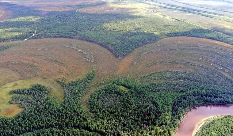 El asentamiento fortificado se halla en una sección de tierra con vistas al río Amnya. Foto: Dpa.