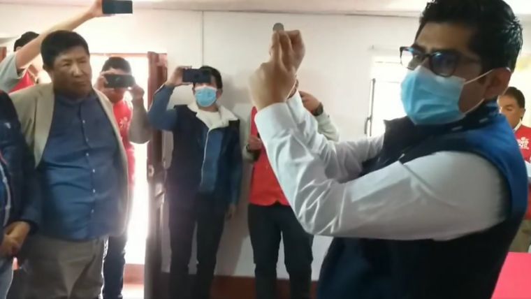 En octubre de 2018 también se resolvió un empate de manera similar Foto: Página Siete