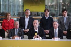 Horacio Rodríguez Larreta junto con cuatro de los cinco precandidatos de JxC para la gobernación de CABA. Foto: Gobierno de la Ciudad de Buenos Aires Horacio Rodríguez Larreta junto con cuatro de los cinco precandidatos de JxC para la gobernación de CABA. Foto: Gobierno de la Ciudad de Buenos Aires