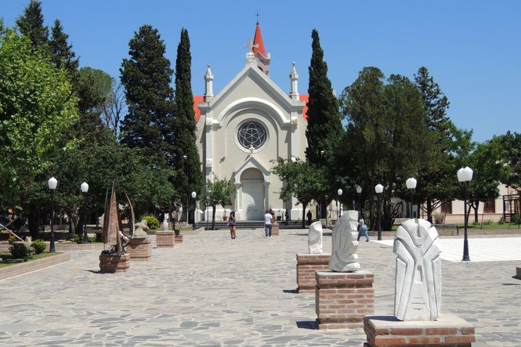 Los pueblos cordobeses ofrecen ríos frescos y paisaje serrano para el verano.