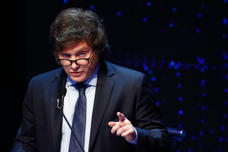 Javier Milei recibió una denuncia penal por supuesta incitación a la violencia a raíz de sus dichos respecto al peso Foto: EFE