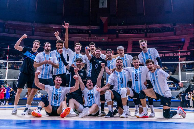 Argentina celebra el pase a octavos. 