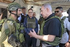 Benjamín Netanyahu da órdenes a las tropas de Israel. Foto: Efe.