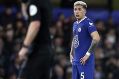 Enzo Fernández podría sufrir una fuerte rebaja de sueldo. Foto: EFE