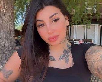 La influencer posó frente al espejo para mostrar la evolución de su silueta.