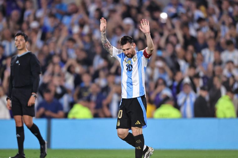 Messi vuelve a jugar con la Selección argentina. Foto: EFE Messi vuelve a jugar con la Selección argentina. Foto: EFE