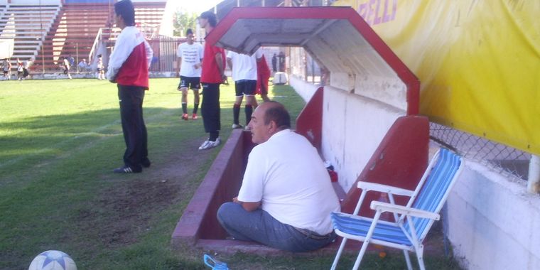 Raúl Tamagnone se fue contento con el triunfo de su equipo. Foto: MDZ