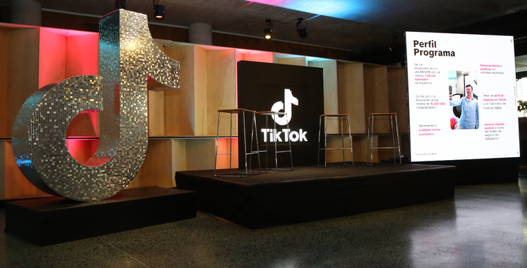 TikTok lanza un programa gratuito para impulsar PyMEs con capacitación digital y capital semilla.