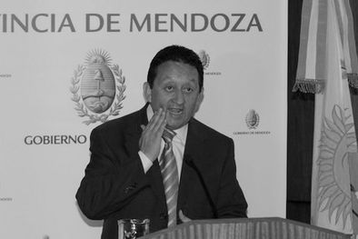 MDZol | El gobernador, el día del pedido de perdón.