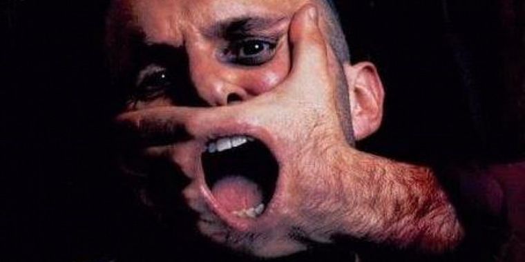 La histeria no es solo femenina.