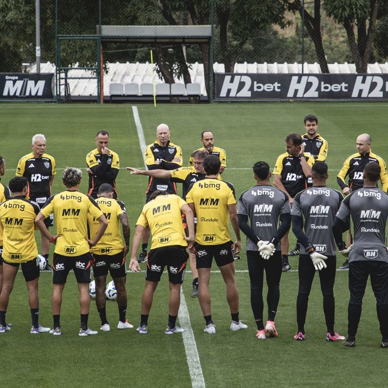 El experimentado entrenador brasileño tendrá que hacer cambios de forma obligada para la revancha con Godoy Cruz. Foto: prensa Mineiro.