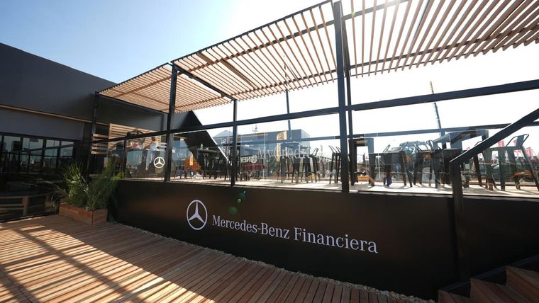 Mercedes-Benz Camiones y Buses