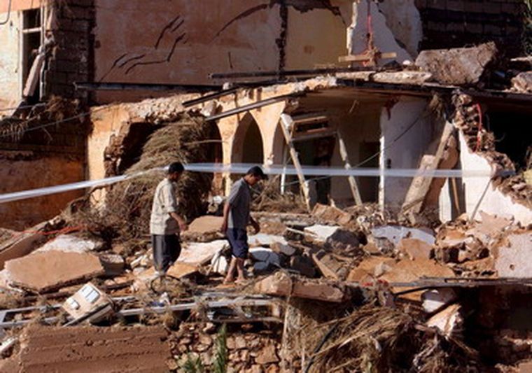 Imagen de los escombros de unas casas destruídas por las inundaciones en la ciudad de Ghardaia. Foto: EFE