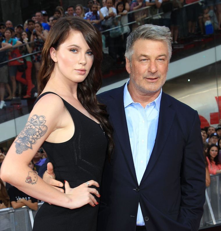 Alec Baldwin junto a su hija Ireland.