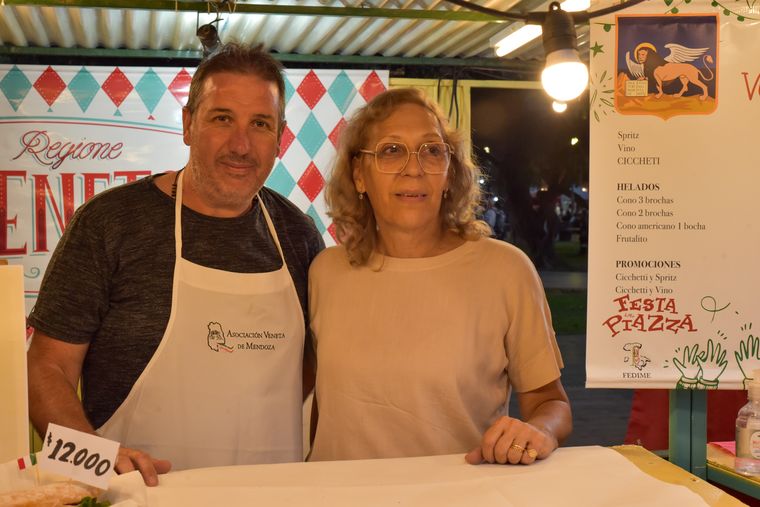 Gustavo Ronchi y Silvana Brazzolotto, los anfitriones de la región del Véneto. Gustavo Ronchi y Silvana Brazzolotto, los anfitriones de la región del Véneto.