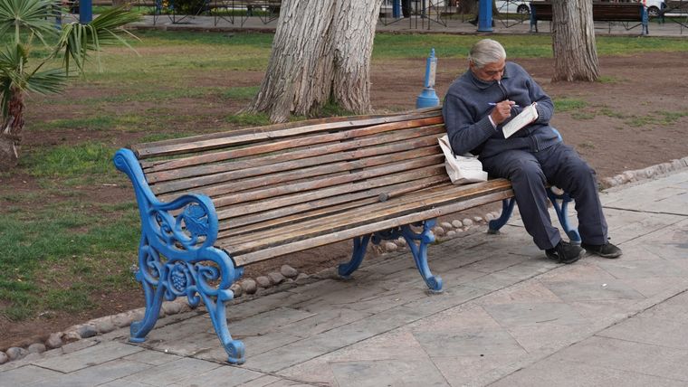 A partir del 23 de marzo, quienes tengan menos de 30 años de aporte no se podrán jubilar. Foto: Rodrigo DAngelo / MDZ
