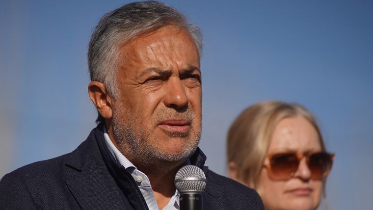 El Gobierno de Alfredo Cornejo quiere evaluar el desempeño de estatales