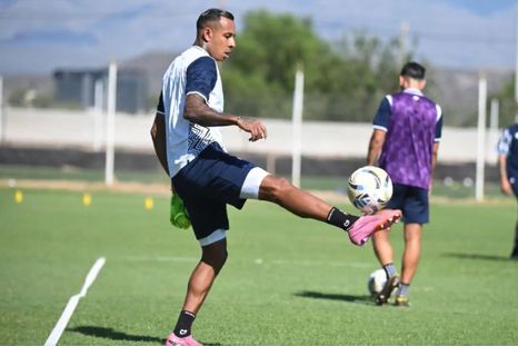 Sebastián Villa podría volver al 11 titular de los azules. Sebastián Villa podría volver al 11 titular de los azules.