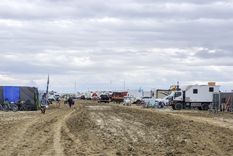 Burning Man El festival debió cerrarse por las tormentas y la gente podrá salir de la zona afectada esta noche Foto: EFE