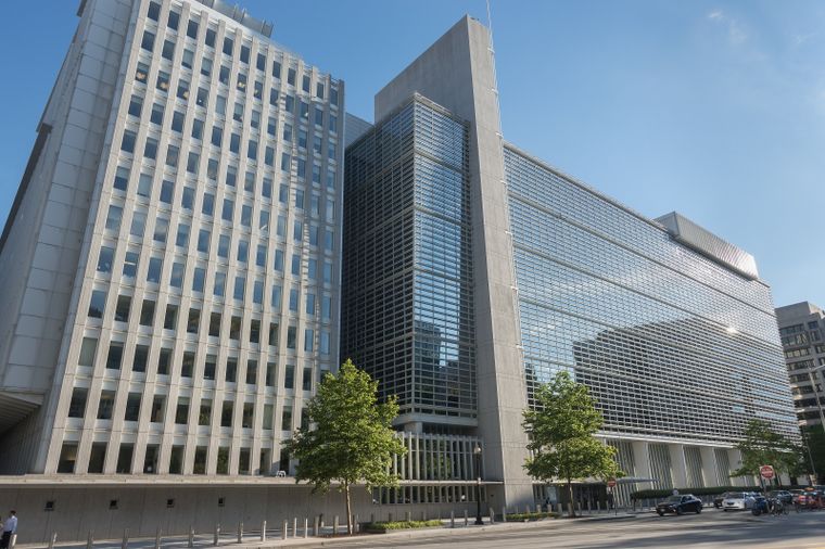 El último informe “International Debt Report” del Banco Mundial pone el foco en el incremento de la deuda externa de los países en desarrollo en relación a la toma de nueva deuda para el período 2022 y 2024.