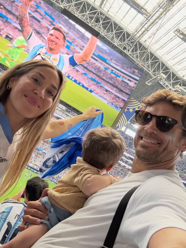 Desde los Estados Unidos, la cantante celebró un nuevo aniversario junto a su pareja, Matías Palleiro. Desde los Estados Unidos, la cantante celebró un nuevo aniversario junto a su pareja, Matías Palleiro.
