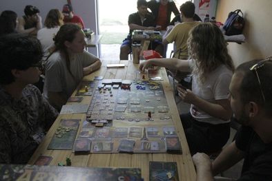 MDZol | En tiempos digitales, los dados, cartas y tableros recuperan protagonismo con los clubes de juegos de mesa. Foto: Gentileza
